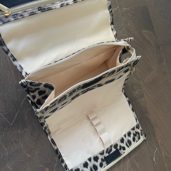 Leopard canvas cosmetic bag - Picture 3 of 3
